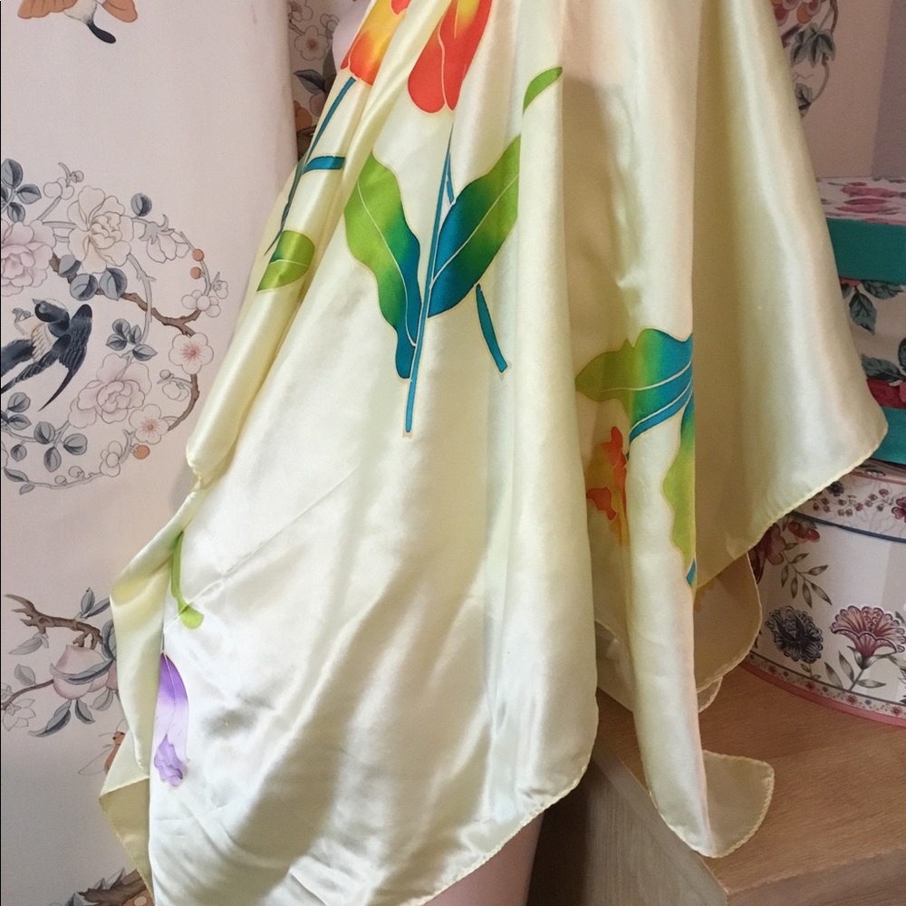 VTG Silk Tulip Scarve - Picture 2 of 6